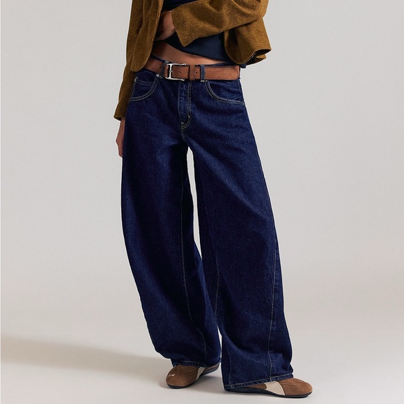 Levi’s Super Baggy Barrel Jean - Picture 2 of 5